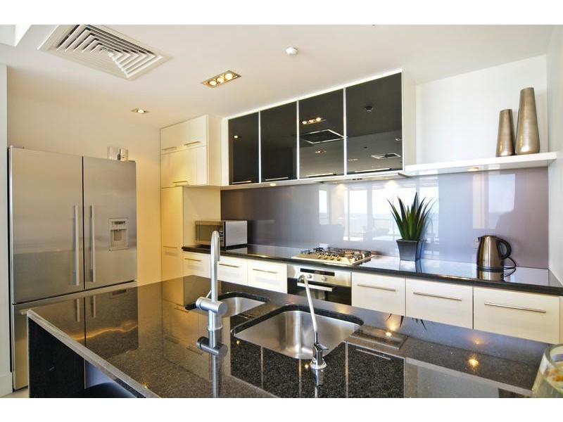 31/8-9 North Esplanade, Glenelg North SA 5045