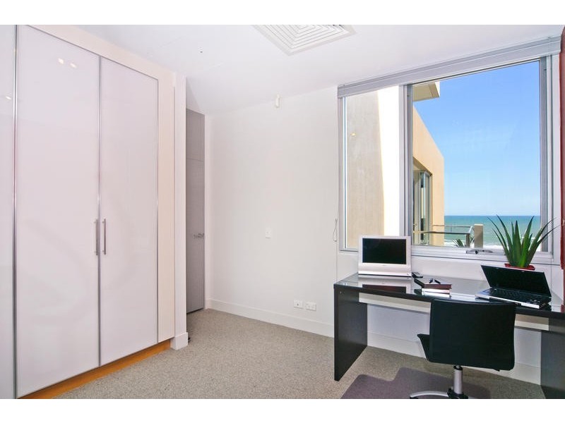 31/8-9 North Esplanade, Glenelg North SA 5045