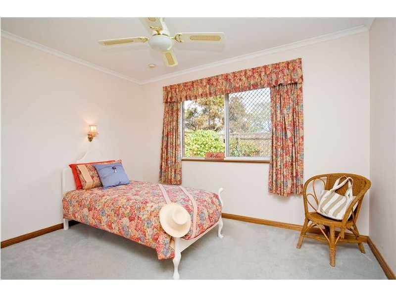 18/2 Island Drive,, West Lakes SA 5021