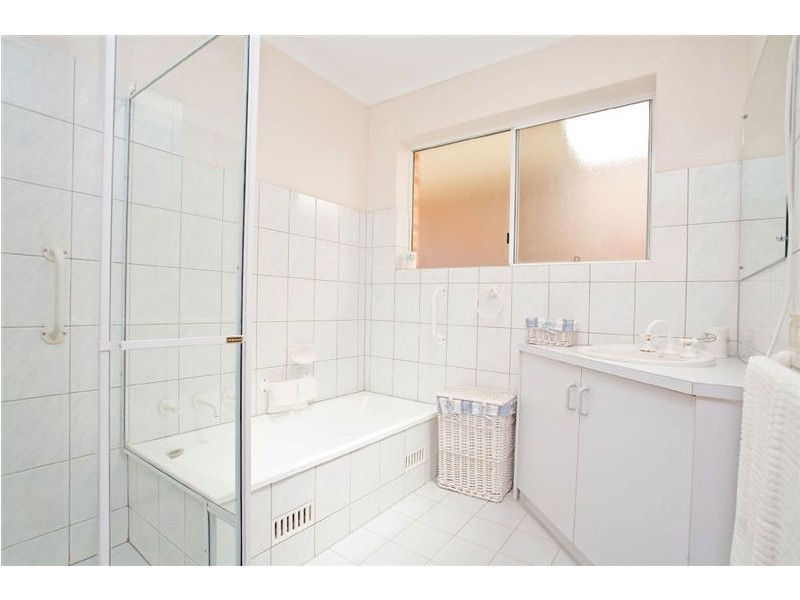 18/2 Island Drive,, West Lakes SA 5021