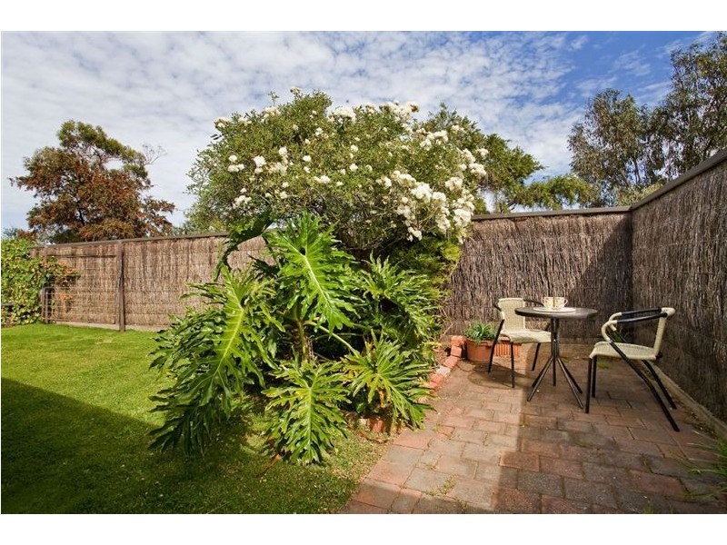 18/2 Island Drive,, West Lakes SA 5021