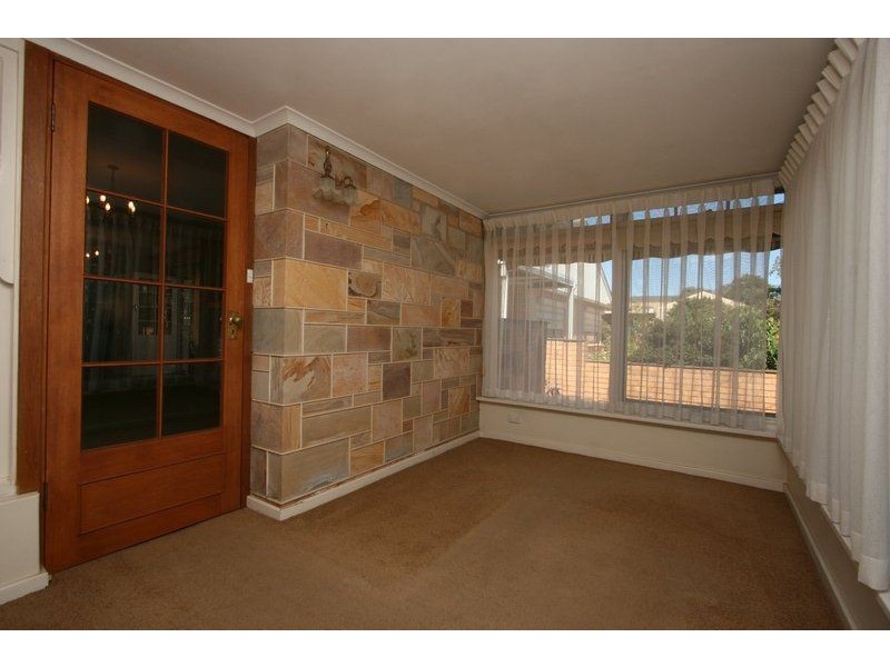 9 Winston Crescent, West Beach SA 5024