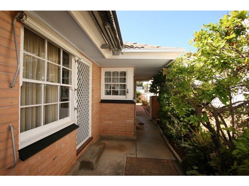 9 Winston Crescent, West Beach SA 5024