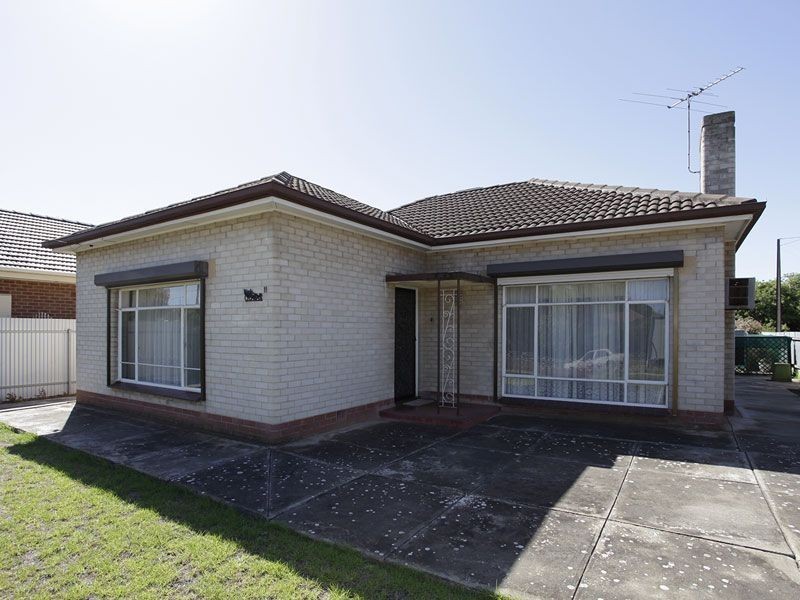 11 Third Avenue, Seaton SA 5023