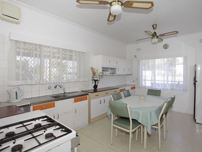 11 Third Avenue, Seaton SA 5023
