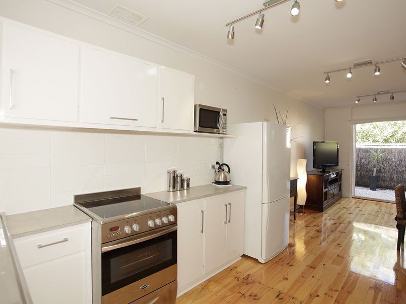 2/8 Chester Street, Henley Beach SA 5022