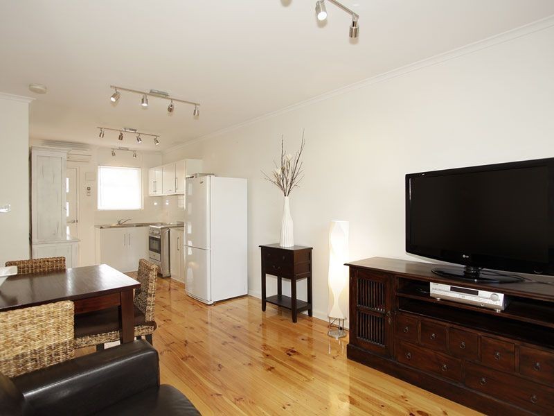 2/8 Chester Street, Henley Beach SA 5022