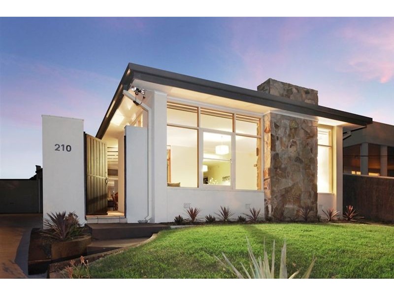 210 Seaview Road, Henley Beach South SA 5022