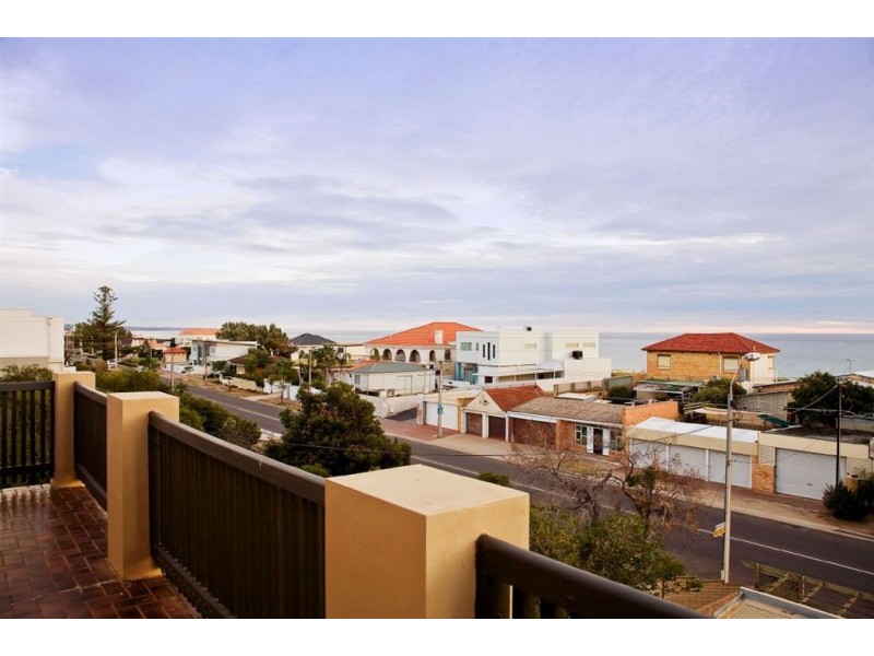 138 Seaview Road, Henley Beach South SA 5022
