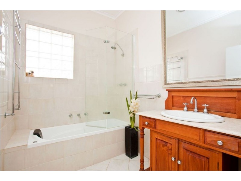 28 Emery Road, Campbelltown SA 5074