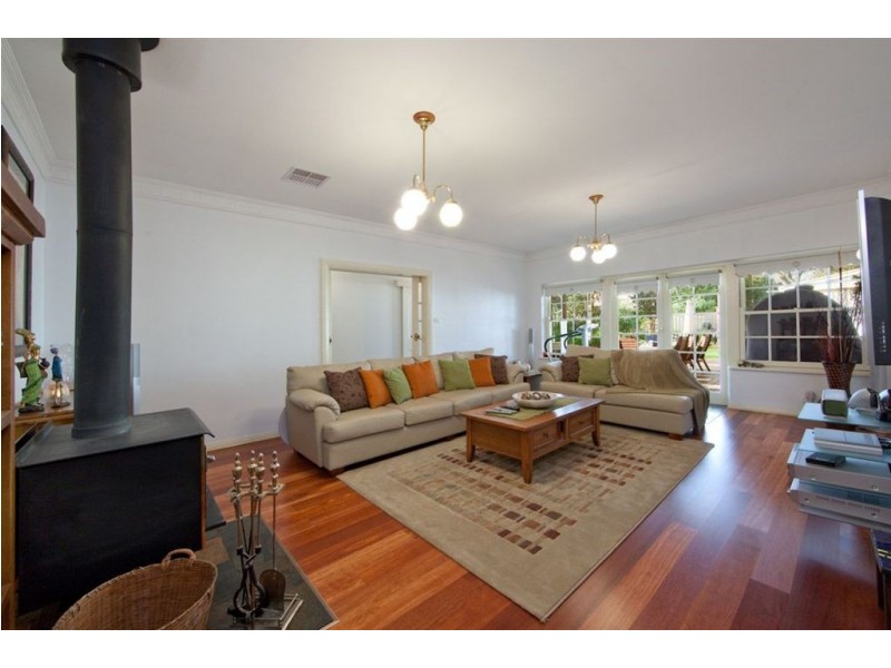 14 Wellington Street, Glandore SA 5037