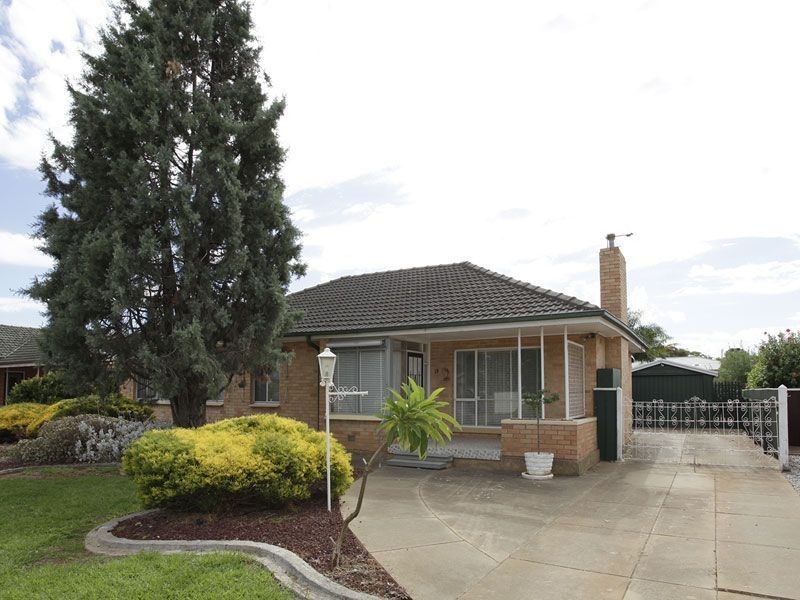 13 Berberis Street, Elizabeth Vale SA 5112
