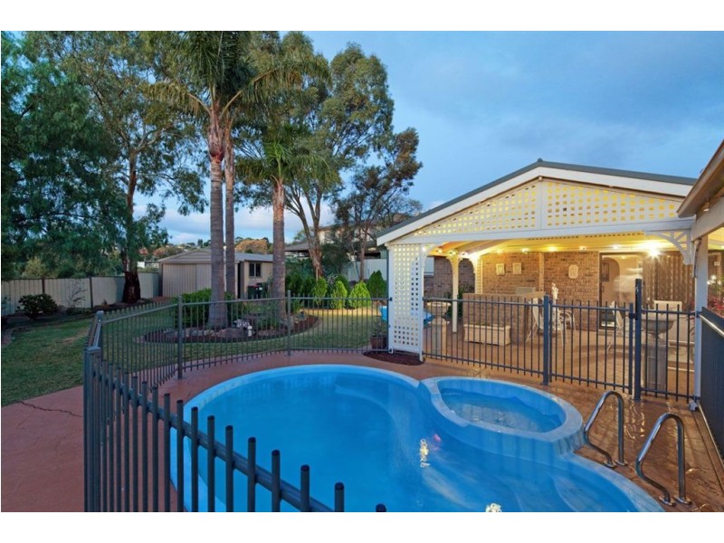 15 Parkeston Court, Para Hills SA 5096