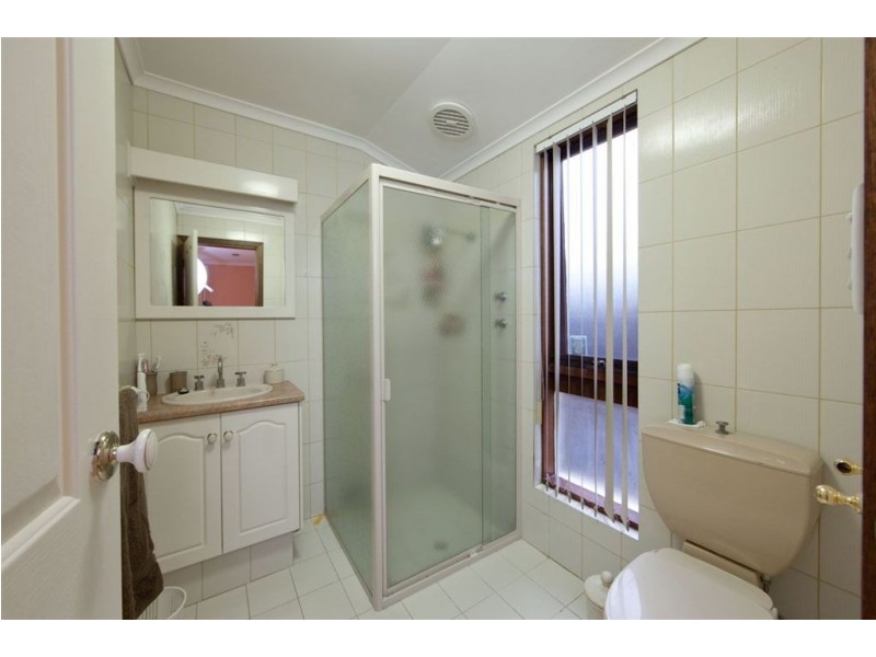 15 Parkeston Court, Para Hills SA 5096