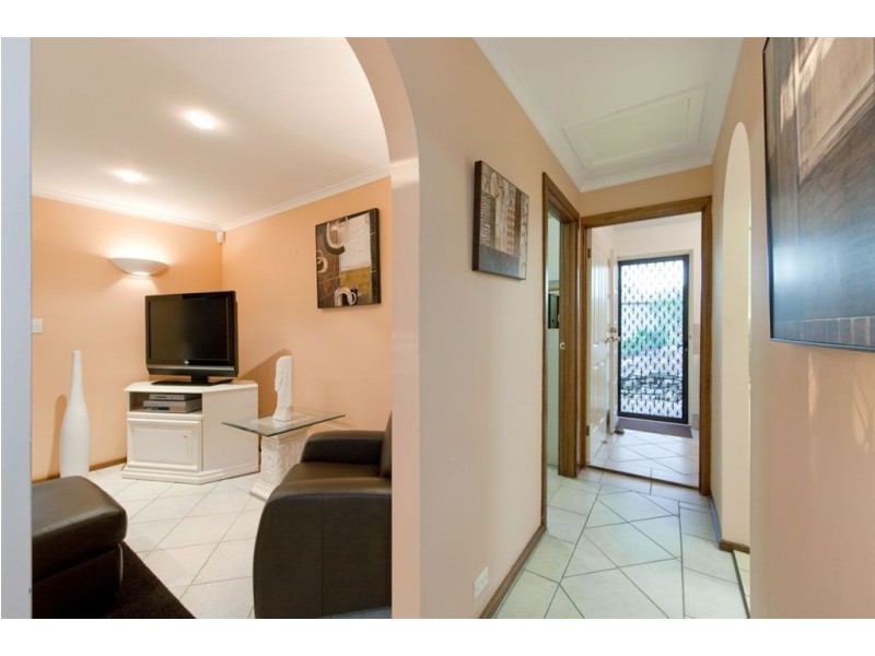 15 Parkeston Court, Para Hills SA 5096