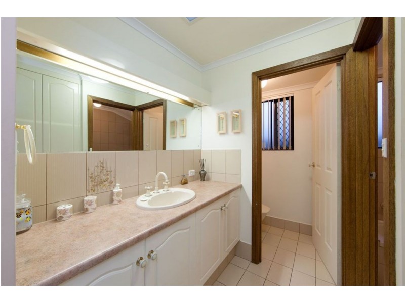 15 Parkeston Court, Para Hills SA 5096