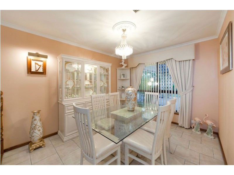 15 Parkeston Court, Para Hills SA 5096