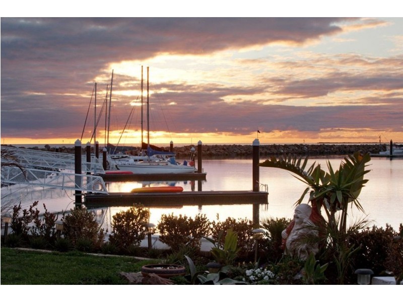 1/2 Cooroyba Court, North Haven SA 5018