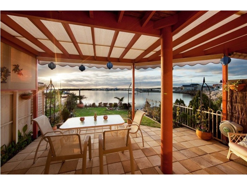 1/2 Cooroyba Court, North Haven SA 5018