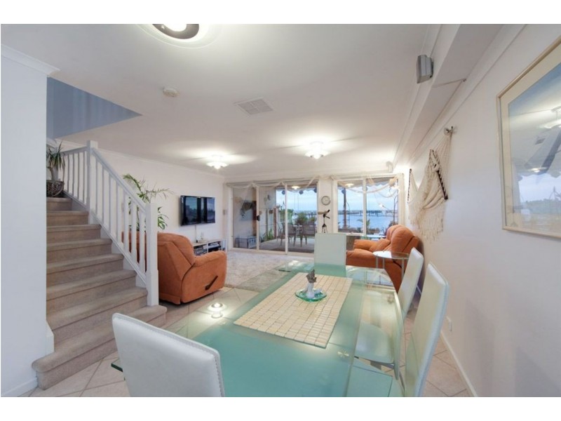 1/2 Cooroyba Court, North Haven SA 5018