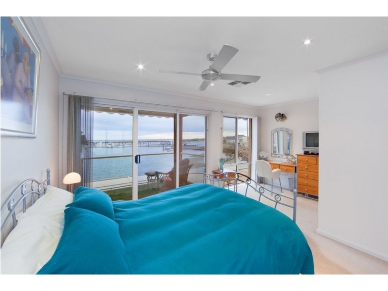 1/2 Cooroyba Court, North Haven SA 5018