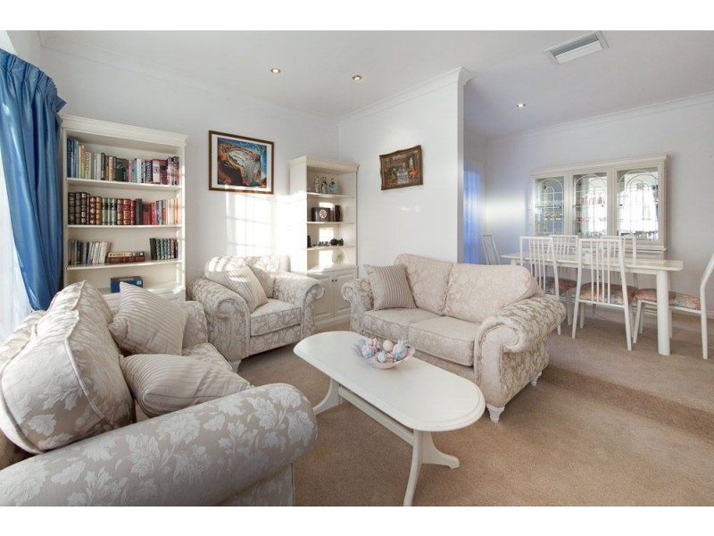 11 Lefkas Court, Seaton SA 5023