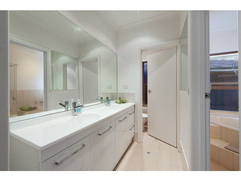 11 Lefkas Court, Seaton SA 5023
