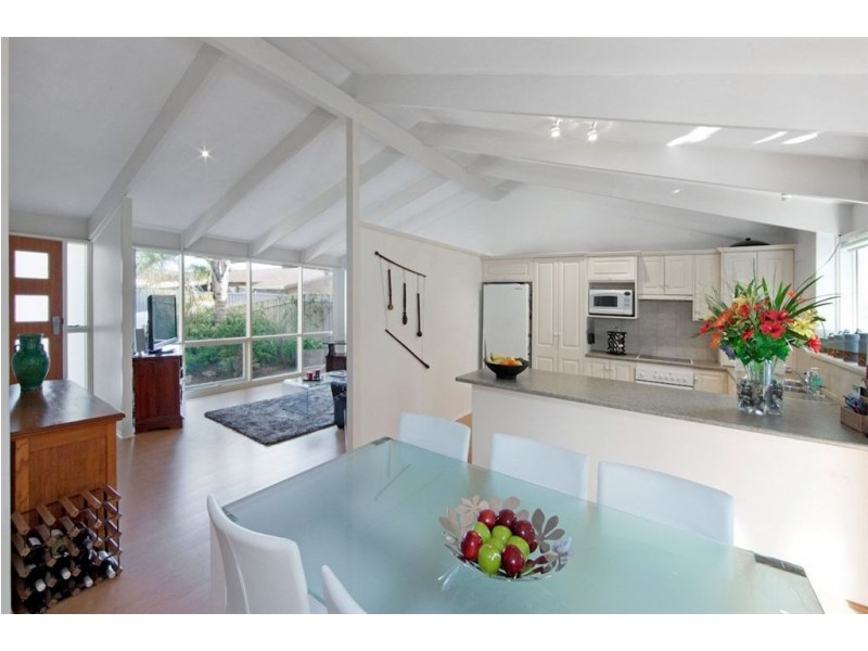 6 Mallacoota Place, West Lakes Shore SA 5020