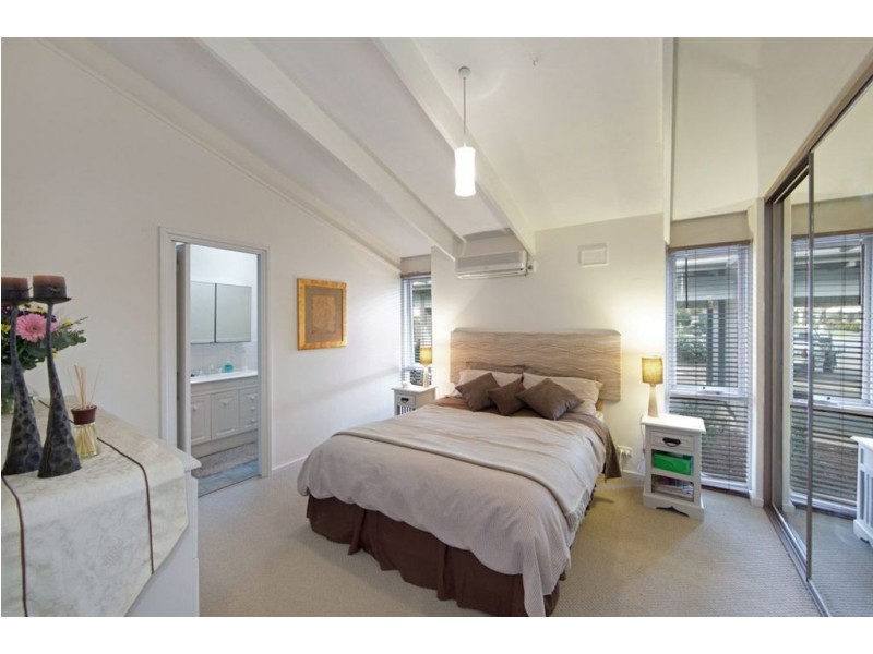 6 Mallacoota Place, West Lakes Shore SA 5020