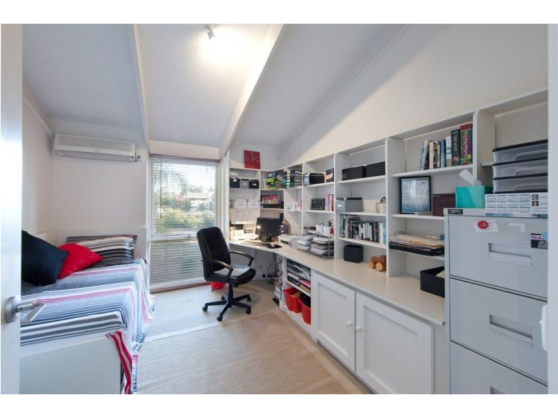 6 Mallacoota Place, West Lakes Shore SA 5020