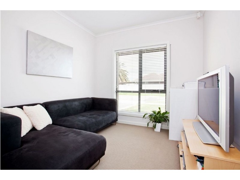 1 Yalpara Avenue, Seaton SA 5023