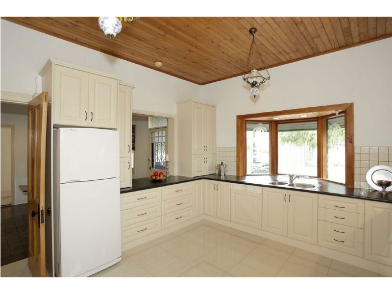 370 Seaview Road, Henley Beach SA 5022