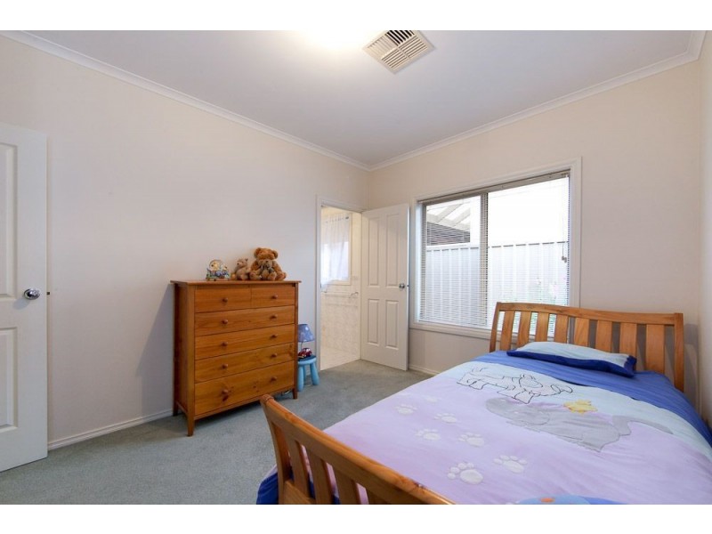 10 McEwan Avenue, Seaton SA 5023
