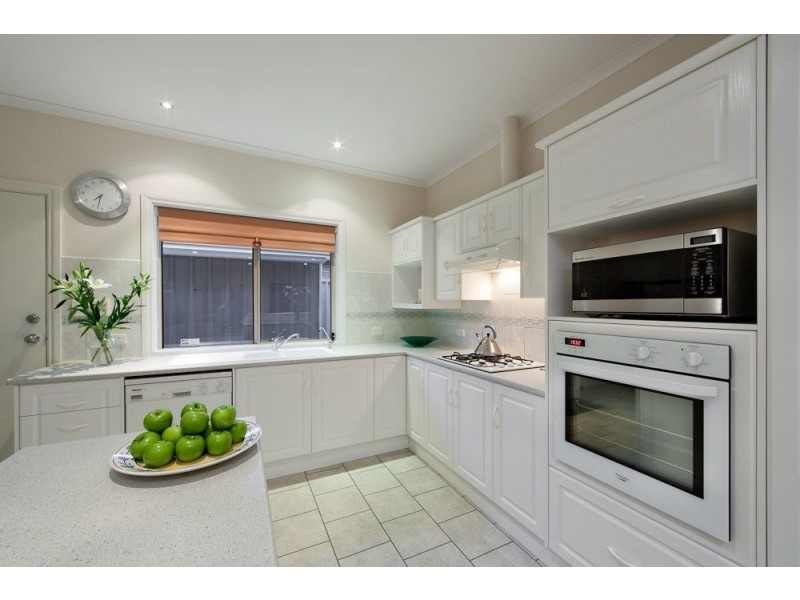 10 McEwan Avenue, Seaton SA 5023