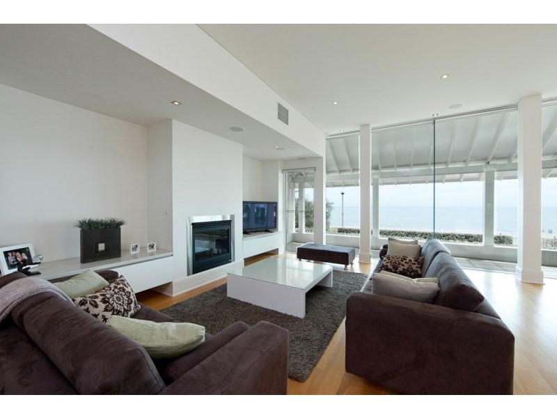 135 Esplanade, Henley Beach South SA 5022