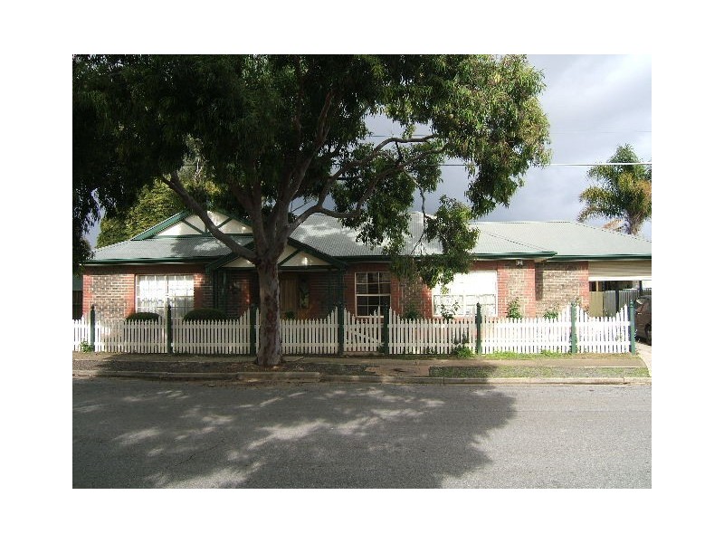 2a Naldera Street, Glandore SA 5037