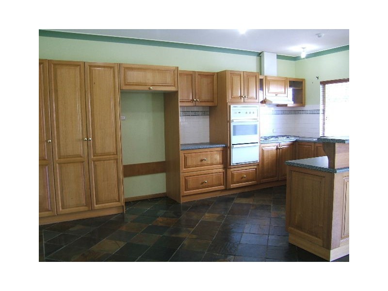 2a Naldera Street, Glandore SA 5037