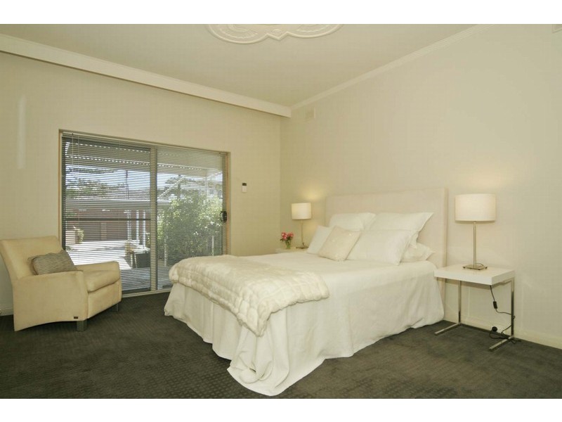 160 Seaview Road, Henley Beach South SA 5022