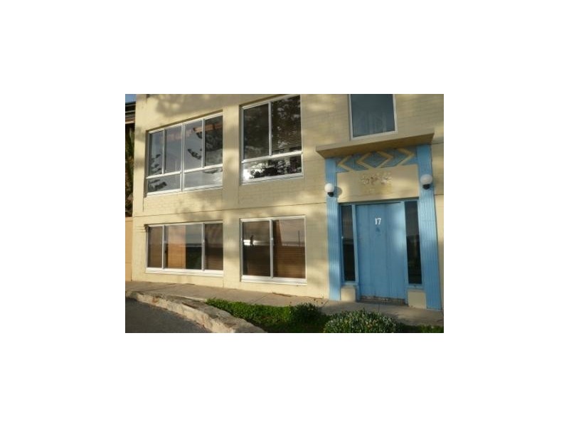 2/17 Esplanade, Glenelg South SA 5045