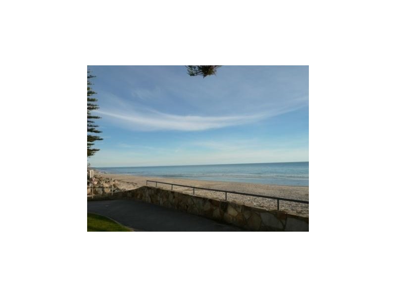 2/17 Esplanade, Glenelg South SA 5045