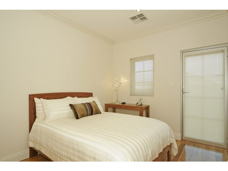 8 Bucknall Close, Tennyson SA 5022