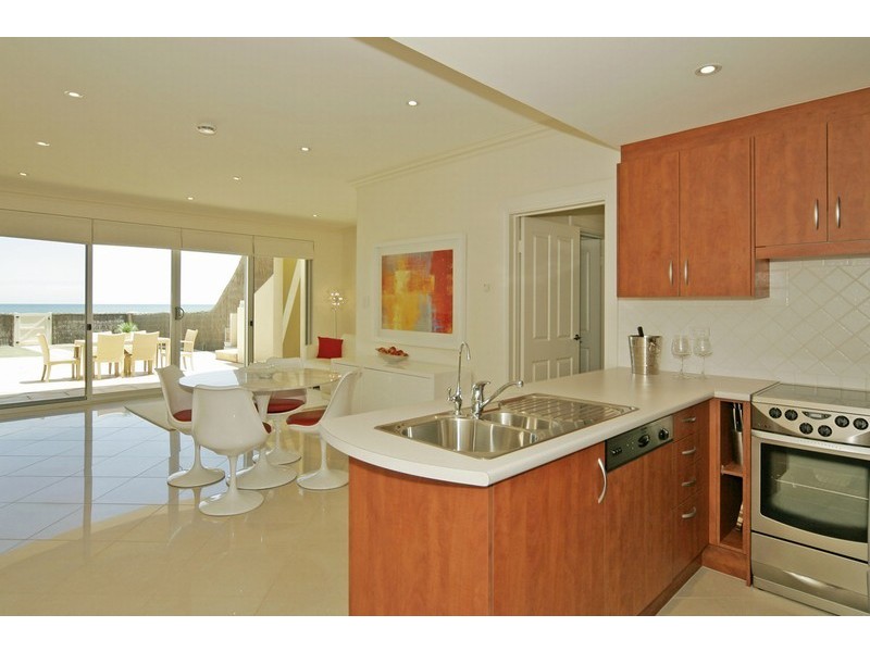 8 Bucknall Close, Tennyson SA 5022