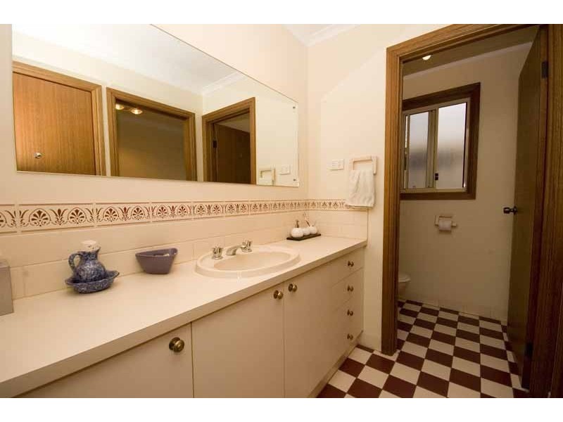 5 Ware Close, Mount Barker SA 5251