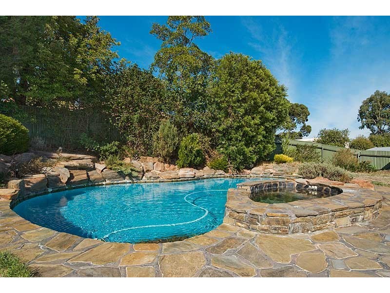 10 Veronica Street, Aberfoyle Park SA 5159