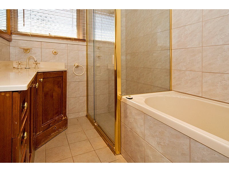 10 Veronica Street, Aberfoyle Park SA 5159