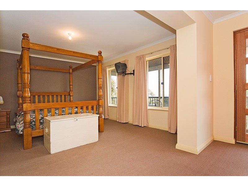 4 Mt Malvern Road, Chandlers Hill SA 5159