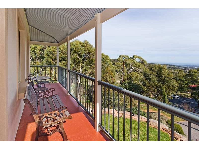 4 Mt Malvern Road, Chandlers Hill SA 5159