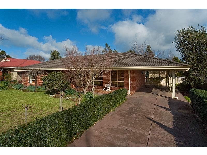 6 Elm Drive, Oakbank SA 5243