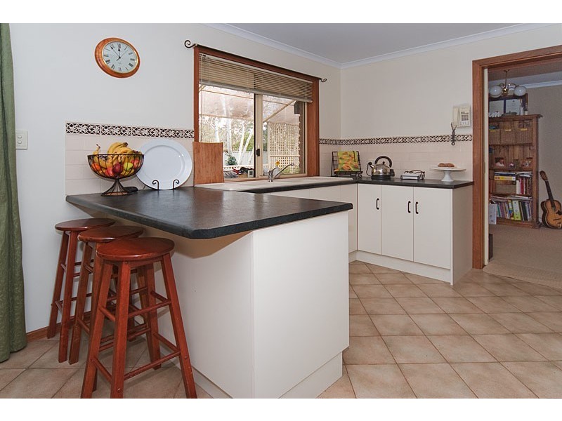 6 Elm Drive, Oakbank SA 5243