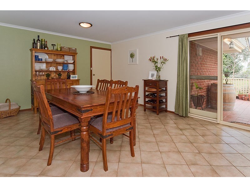 6 Elm Drive, Oakbank SA 5243